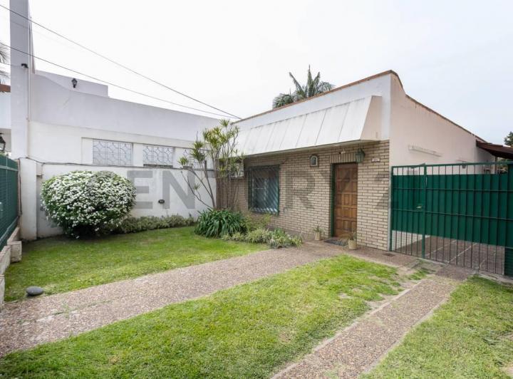 Casa · 125m² · 4 Ambientes · 4 Cocheras