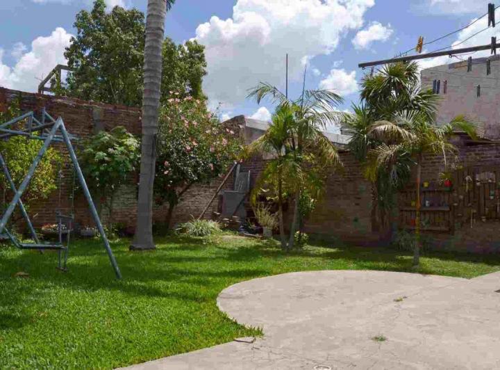 Casa · 220m² · 4 Ambientes · 1 Cochera