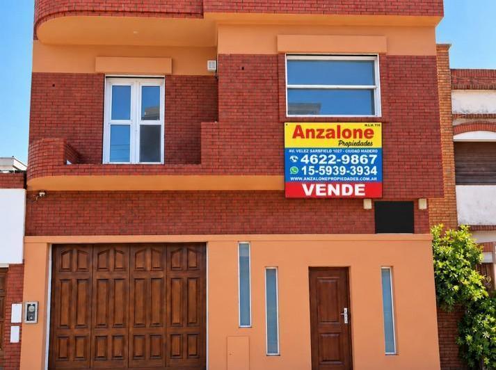 Casa · 1m² · 8 Ambientes