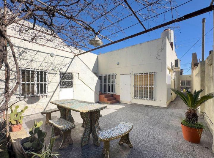 Casa · 180m² · 5 Ambientes