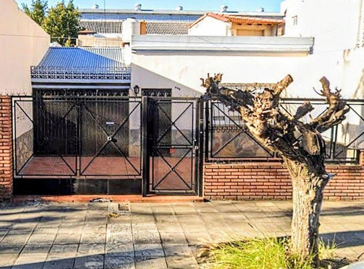 Casa · 110m² · 3 Ambientes · 2 Cocheras