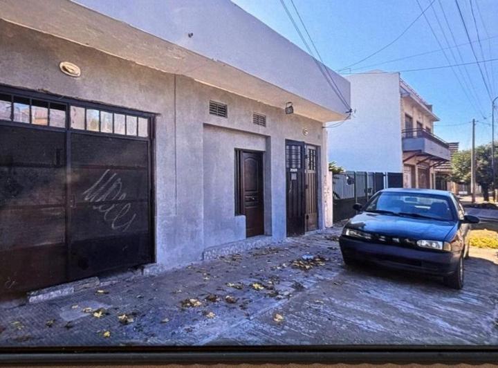 Casa · 200m² · 5 Ambientes · 1 Cochera