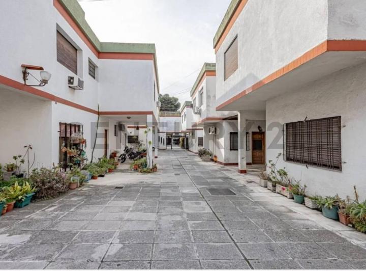 Casa · 85m² · 4 Ambientes · 1 Cochera