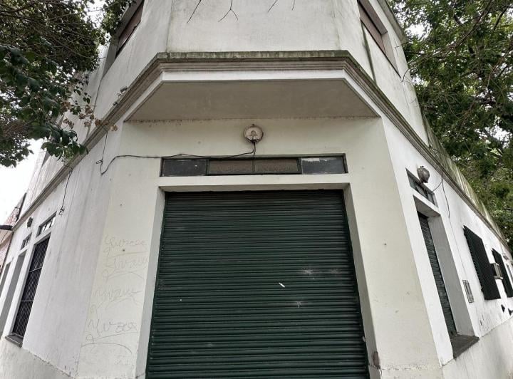 Casa · 230m² · 7 Ambientes · 1 Cochera