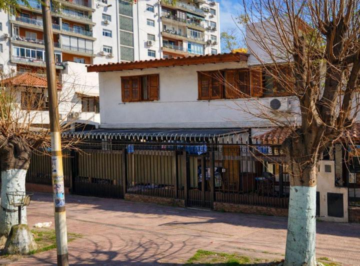 Casa · 120m² · 4 Ambientes · 2 Cocheras