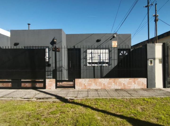 Casa · 110m² · 3 Ambientes · 1 Cochera