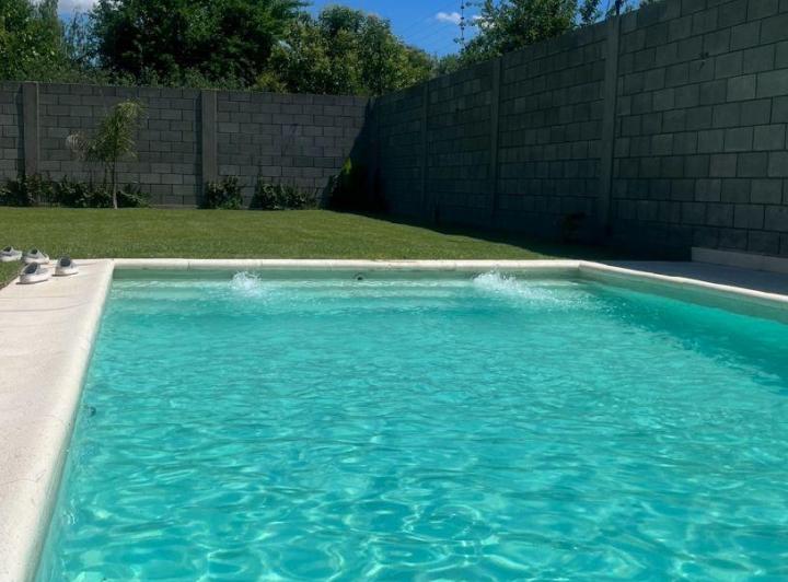 Casa · 140m² · 3 Ambientes · 2 Cocheras
