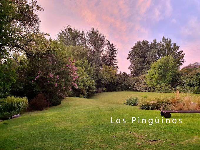 Casa · 450m² · 5 Ambientes · 4 Cocheras