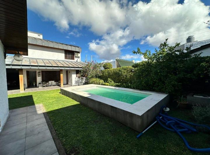 Casa · 205m² · 5 Ambientes · 3 Cocheras