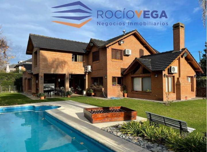 Casa · 344m² · 4 Ambientes · 5 Cocheras