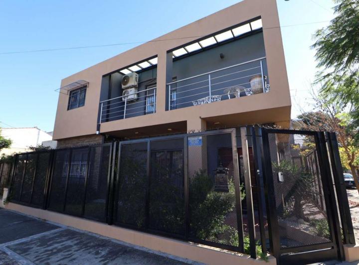 Casa · 220m² · 5 Ambientes · 1 Cochera