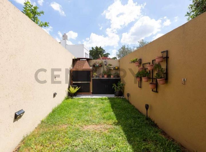 Casa · 77m² · 3 Ambientes · 1 Cochera