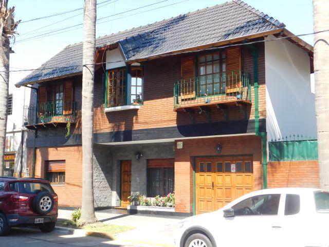 Casa · 160m² · 4 Ambientes · 1 Cochera