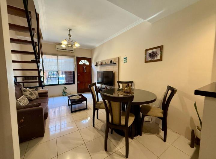 Casa · 69m² · 4 Ambientes · 1 Cochera
