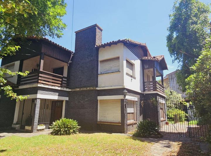 Casa · 187m² · 7 Ambientes · 1 Cochera