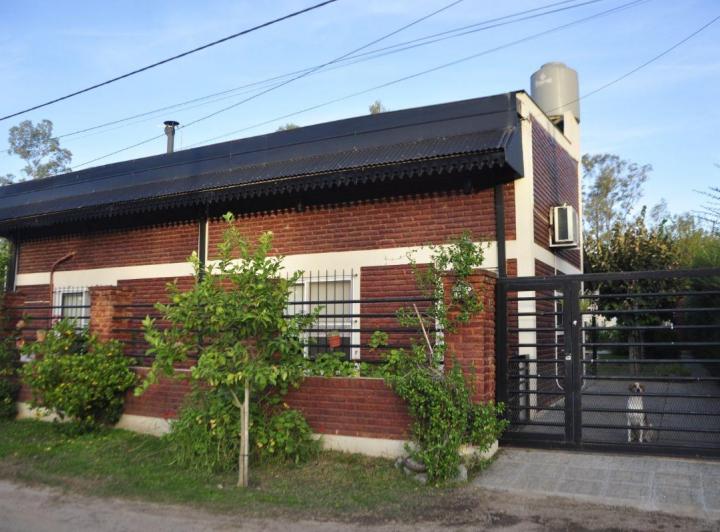 Casa · 100m² · 2 Ambientes · 2 Cocheras