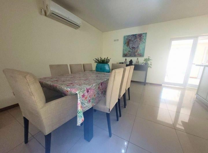 Casa · 205m² · 4 Ambientes · 1 Cochera
