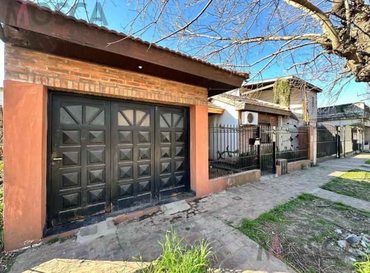 Casa · 75m² · 4 Ambientes · 1 Cochera
