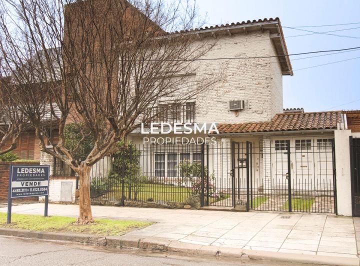 Casa · 178m² · 5 Ambientes · 3 Cocheras