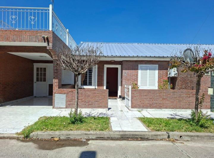 Casa · 85m² · 3 Ambientes · 1 Cochera