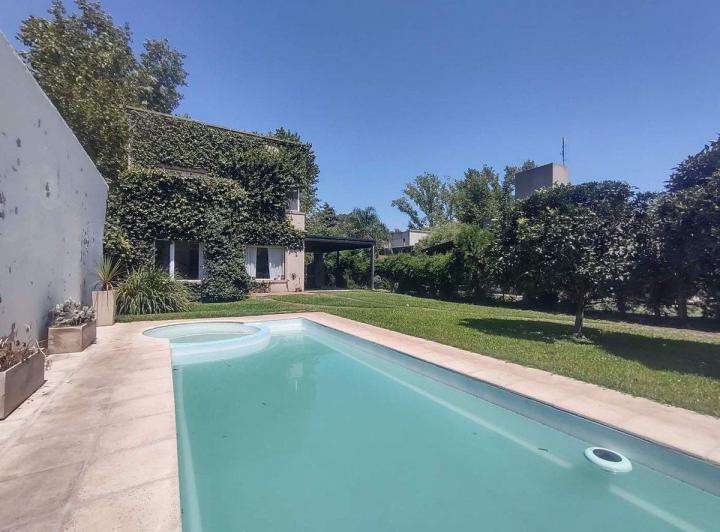 Casa · 116m² · 4 Ambientes · 1 Cochera