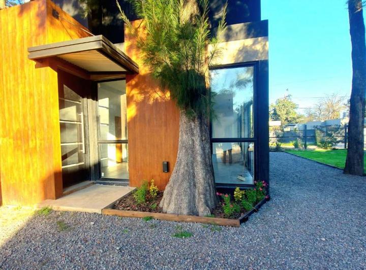 Casa · 131m² · 4 Ambientes · 2 Cocheras