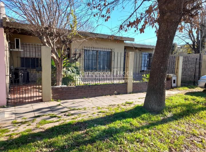 Casa · 108m² · 5 Ambientes · 1 Cochera
