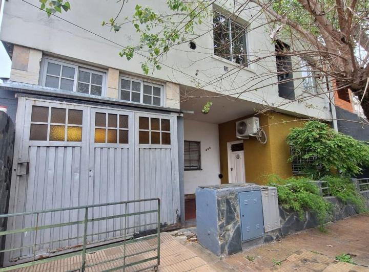 Casa · 170m² · 6 Ambientes · 1 Cochera