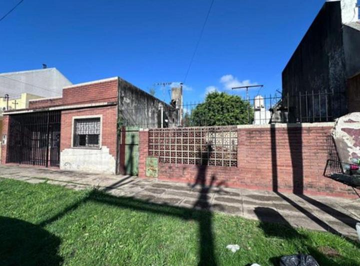 Casa · 88m² · 3 Ambientes · 1 Cochera