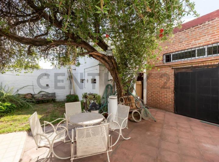 Casa · 258m² · 5 Ambientes · 1 Cochera