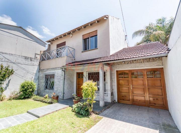 Casa · 145m² · 4 Ambientes · 2 Cocheras
