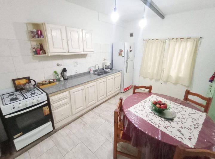 Casa · 162m² · 2 Ambientes · 2 Cocheras