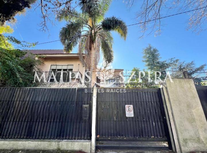 Casa · 194m² · 5 Ambientes · 2 Cocheras
