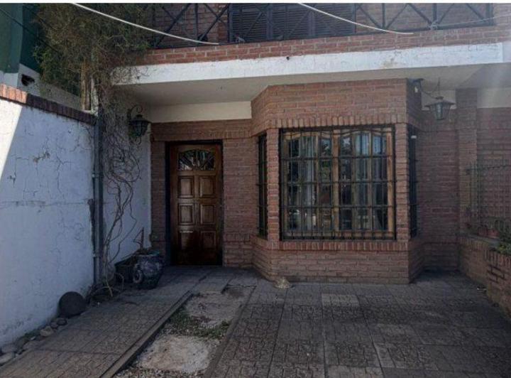 Casa · 113m² · 4 Ambientes · 1 Cochera