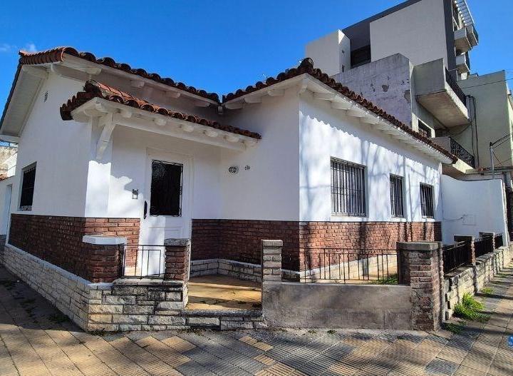 Casa · 95m² · 4 Ambientes · 1 Cochera