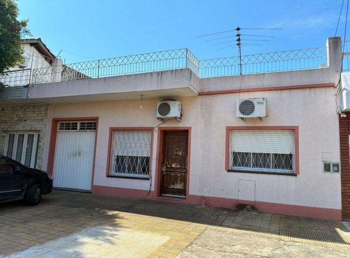 Casa · 160m² · 4 Ambientes · 1 Cochera