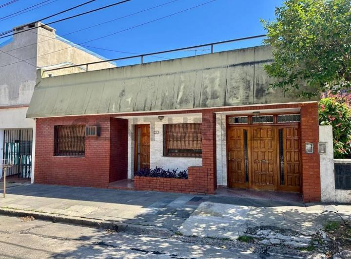 Casa · 169m² · 4 Ambientes · 2 Cocheras