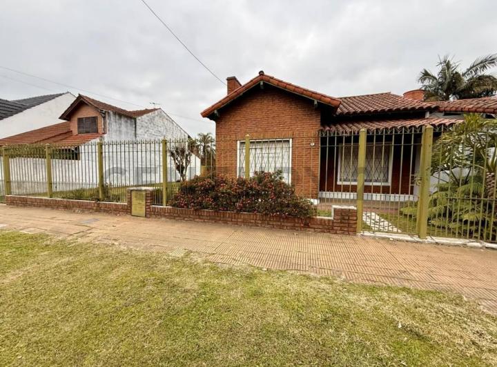 Casa · 125m² · 4 Ambientes · 1 Cochera