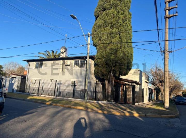 Casa · 130m² · 5 Ambientes · 1 Cochera