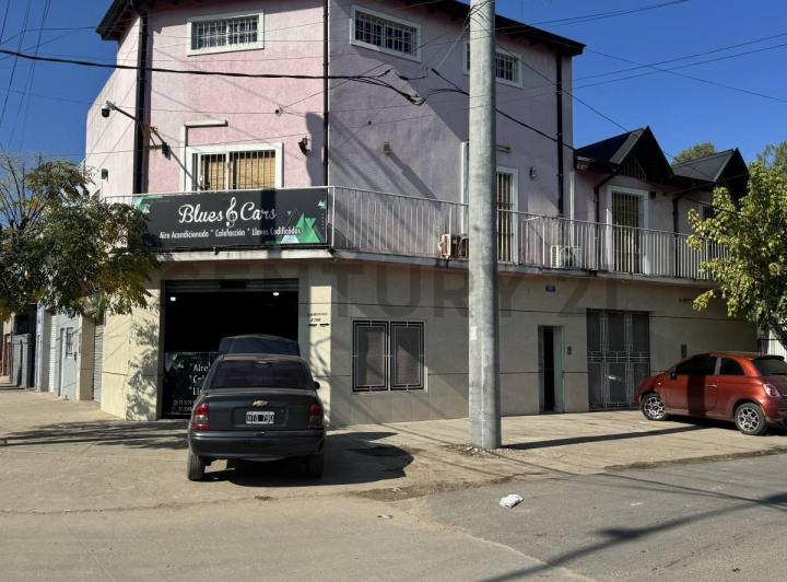 Casa · 290m² · 6 Ambientes · 1 Cochera