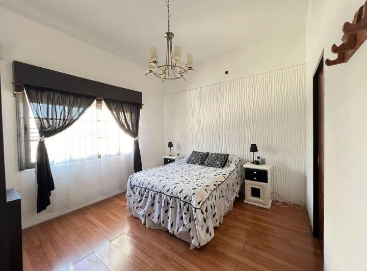 Casa · 150m² · 5 Ambientes · 2 Cocheras