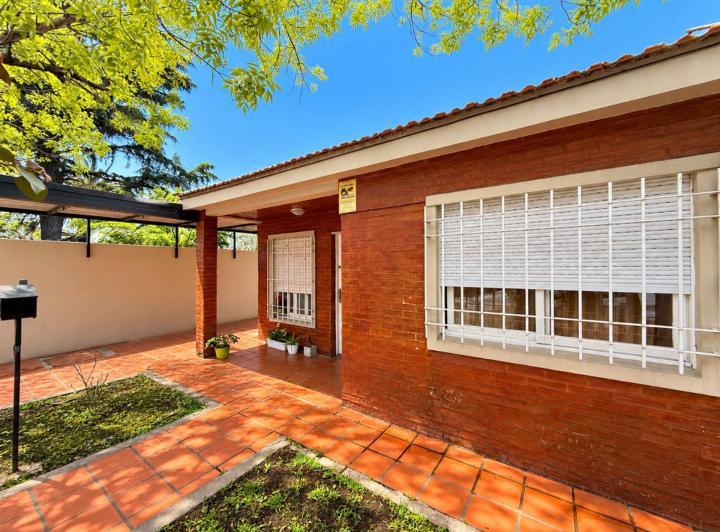 Casa · 80m² · 3 Ambientes · 1 Cochera