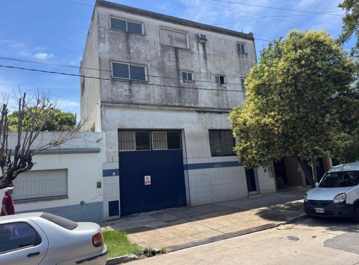 Local comercial · 375m²