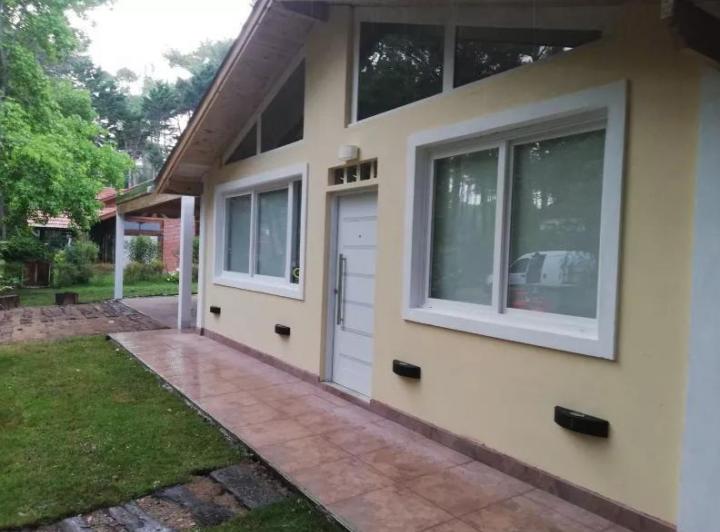 Casa · 150m² · 3 Dormitorios · 2 Cocheras