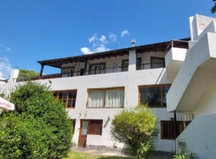 Casa · 243m² · 4 Ambientes