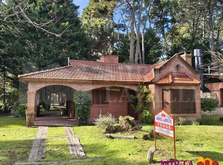 Casa · 65m² · 3 Ambientes · 1 Cochera