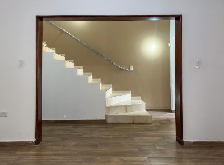 Casa · 537m² · 8 Ambientes · 3 Cocheras