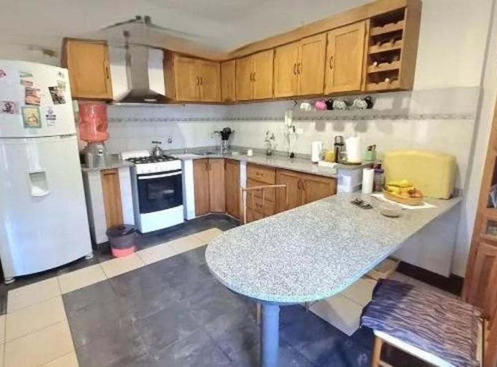 Casa · 240m² · 5 Ambientes