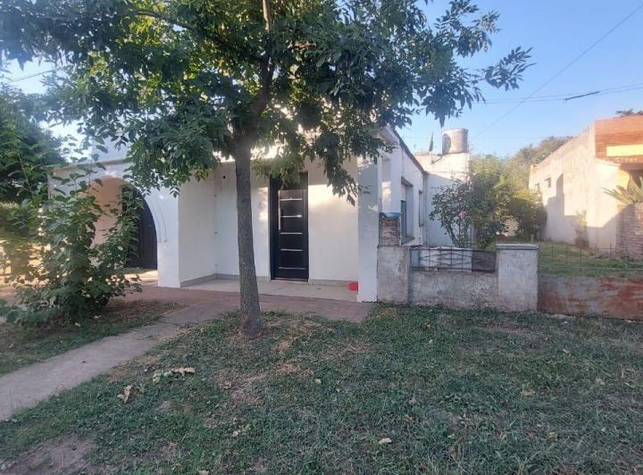 Casa · 100m² · 3 Ambientes · 2 Cocheras