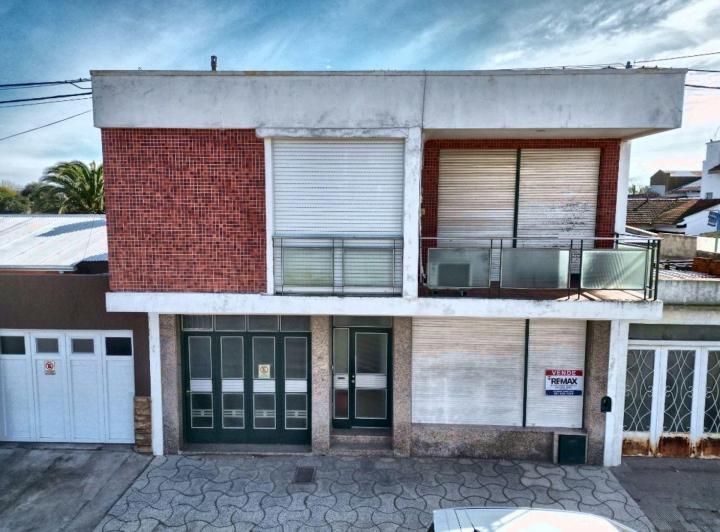 Casa · 175m² · 5 Ambientes · 1 Cochera